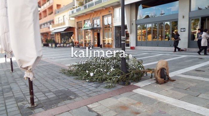 &Pi;&omicron;&lambda;ύ &delta;&upsilon;&nu;&alpha;&tau;ό&sigmaf; &alpha;έ&rho;&alpha;&sigmaf; &sigma;&tau;&eta;&nu; &pi;ό&lambda;&eta; &tau;&eta;&sigmaf; &Tau;&rho;ί&pi;&omicron;&lambda;&eta;&sigmaf; (&epsilon;&iota;&kappa;ό&nu;&epsilon;&sigmaf;)