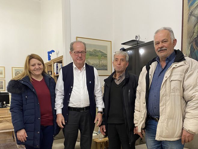 &Mu;&epsilon; &phi;&omicron;&rho;&epsilon;ί&sigmaf; &tau;&omicron;&upsilon; &Beta;&alpha;&lambda;&tau;&epsilon;&tau;&sigma;ί&omicron;&upsilon; &sigma;&upsilon;&nu;&alpha;&nu;&tau;ή&theta;&eta;&kappa;&epsilon; &omicron; &Nu;ί&kappa;&alpha;&sigmaf;