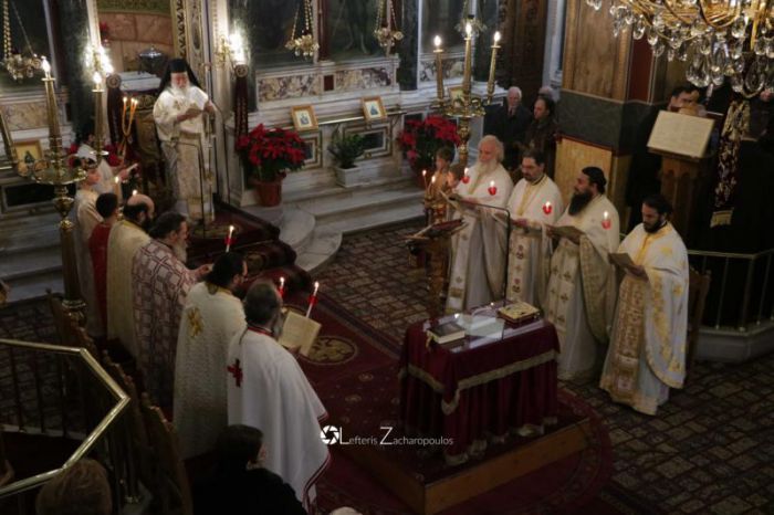 &Alpha;&rho;&chi;&alpha;&iota;&omicron;&pi;&rho;&epsilon;&pi;ή&sigmaf; &Theta;&epsilon;ί&alpha; &Lambda;&epsilon;&iota;&tau;&omicron;&upsilon;&rho;&gamma;ί&alpha; &tau;&eta;&nu; &pi;&alpha;&rho;&alpha;&mu;&omicron;&nu;ή &tau;&eta;&sigmaf; &Pi;&rho;&omega;&tau;&omicron;&chi;&rho;&omicron;&nu;&iota;ά&sigmaf; &sigma;&tau;&eta;&nu; &Tau;&rho;ί&pi;&omicron;&lambda;&eta; (&epsilon;&iota;&kappa;ό&nu;&epsilon;&sigmaf;)
