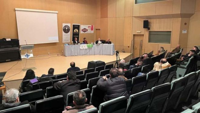 &Tau;&rho;ί&pi;&omicron;&lambda;&eta; | &Pi;&alpha;&rho;&omicron;&upsilon;&sigma;ί&alpha;&sigma;&eta; &lambda;&epsilon;&upsilon;&kappa;ώ&mu;&alpha;&tau;&omicron;&sigmaf; &laquo;&Pi;&Alpha;&Mu;&Epsilon;&hellip;&raquo; &mu;&epsilon; &tau;&omicron;&nu; &Mu;ί&mu;&eta; &Delta;&omicron;&mu;ά&zeta;&omicron; (&epsilon;&iota;&kappa;ό&nu;&epsilon;&sigmaf; - &beta;ί&nu;&tau;&epsilon;&omicron;)