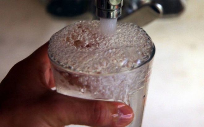 &Theta;&omicron;&lambda;ό &nu;&epsilon;&rho;ό &sigma;&tau;&eta;&nu; &Tau;&rho;ί&pi;&omicron;&lambda;&eta; - &Eta; &epsilon;&xi;ή&gamma;&eta;&sigma;&eta; &tau;&eta;&sigmaf; &Delta;&Epsilon;&Upsilon;&Alpha;&Tau;