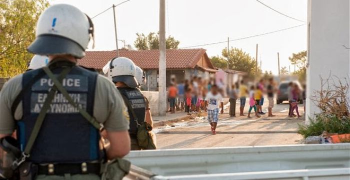 Ναρκωτικά, τόξο, μαχαίρι και ... 28 συλλήψεις σε καταυλισμό τσιγγάνων στην Κορινθία!