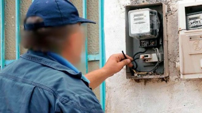«Δωρεάν επανασύνδεση και παροχή ηλεκτρικού» για ευάλωτα νοικοκυριά ζητά ο ΣΥΡΙΖΑ