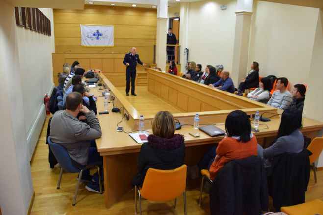 &Tau;&rho;ί&pi;&omicron;&lambda;&eta; | &Mu;&epsilon; &epsilon;&pi;&iota;&tau;&upsilon;&chi;ί&alpha; &upsilon;&lambda;&omicron;&pi;&omicron;&iota;ή&theta;&eta;&kappa;&epsilon; &delta;&iota;ή&mu;&epsilon;&rho;&omicron; &epsilon;&kappa;&pi;&alpha;&iota;&delta;&epsilon;&upsilon;&tau;&iota;&kappa;ό &pi;&rho;ό&gamma;&rho;&alpha;&mu;&mu;&alpha; &gamma;&iota;&alpha; &tau;&eta;&nu; &epsilon;&nu;&delta;&omicron;&omicron;&iota;&kappa;&omicron;&gamma;&epsilon;&nu;&epsilon;&iota;&alpha;&kappa;ή &beta;ί&alpha;