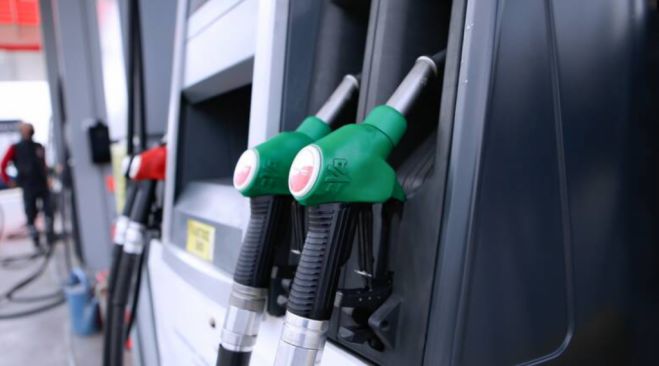 &Kappa;&alpha;ύ&sigma;&iota;&mu;&alpha;: &Sigma;&tau;&alpha; 2&euro;/ lt &eta; &beta;&epsilon;&nu;&zeta;ί&nu;&eta; &sigma;&tau;&alpha; &alpha;&sigma;&tau;&iota;&kappa;ά &kappa;έ&nu;&tau;&rho;&alpha; &ndash; &Alpha;&nu;&alpha;&mu;έ&nu;&omicron;&nu;&tau;&alpha;&iota; &nu;έ&epsilon;&sigmaf; &alpha;&upsilon;&xi;ή&sigma;&epsilon;&iota;&sigmaf;