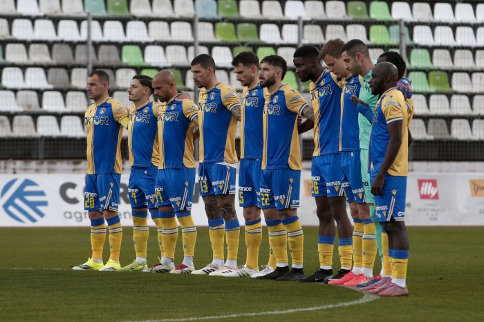 Ή&tau;&tau;&alpha; &sigma;&tau;&eta; &Lambda;&iota;&beta;&alpha;&delta;&epsilon;&iota;ά &gamma;&iota;&alpha; &tau;&omicron;&nu; &Alpha;&sigma;&tau;έ&rho;&alpha; &Tau;&rho;ί&pi;&omicron;&lambda;&eta;&sigmaf; AKTOR (&epsilon;&iota;&kappa;ό&nu;&epsilon;&sigmaf;)