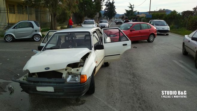 Αργολίδα | Τροχαίο ατύχημα με 4 τραυματίες στο Ναύπλιο (vd)