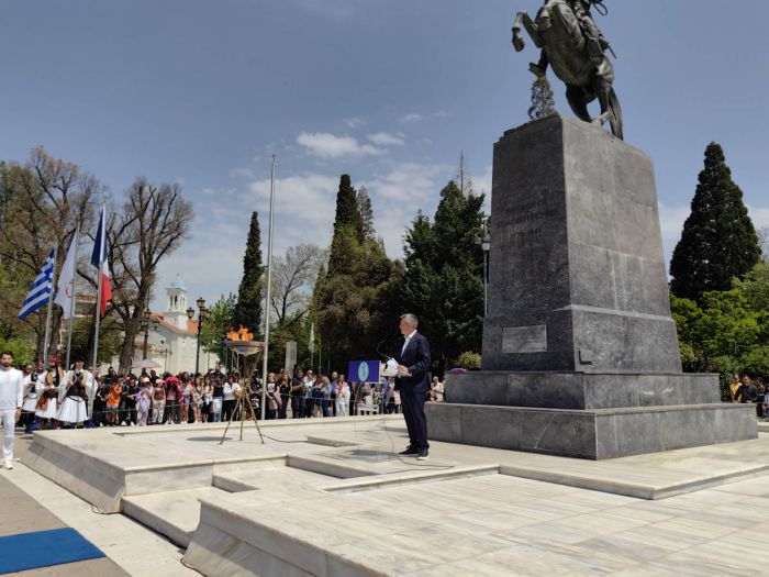 Η Πρέσβειρα της Γαλλίας στην Ελλάδα ευχαριστεί τον Κώστα Τζιούμη!