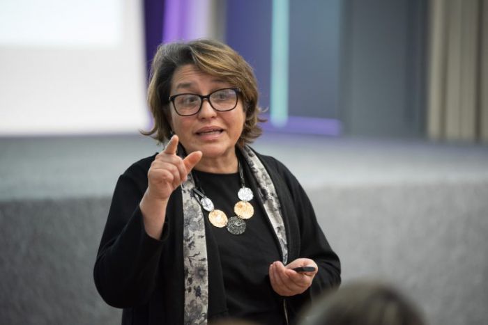 &Epsilon;&nu;&eta;&mu;&epsilon;&rho;&omega;&tau;&iota;&kappa;ή &epsilon;&kappa;&delta;ή&lambda;&omega;&sigma;&eta; &sigma;&tau;&eta;&nu; &Tau;&epsilon;&gamma;έ&alpha; &mu;&epsilon; &theta;έ&mu;&alpha; &tau;&eta; &mu;&epsilon;ί&omega;&sigma;&eta; &tau;&eta;&sigmaf; &sigma;&pi;&alpha;&tau;ά&lambda;&eta;&sigmaf; &tau;&rho;&omicron;&phi;ί&mu;&omega;&nu;