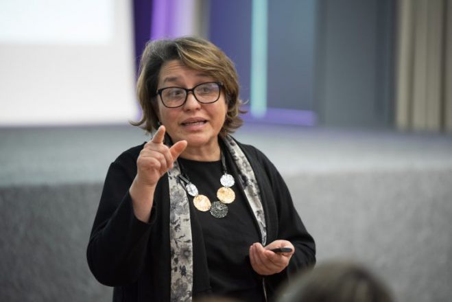 &Epsilon;&nu;&eta;&mu;&epsilon;&rho;&omega;&tau;&iota;&kappa;ή &epsilon;&kappa;&delta;ή&lambda;&omega;&sigma;&eta; &sigma;&tau;&eta;&nu; &Tau;&epsilon;&gamma;έ&alpha; &mu;&epsilon; &theta;έ&mu;&alpha; &tau;&eta; &mu;&epsilon;ί&omega;&sigma;&eta; &tau;&eta;&sigmaf; &sigma;&pi;&alpha;&tau;ά&lambda;&eta;&sigmaf; &tau;&rho;&omicron;&phi;ί&mu;&omega;&nu;