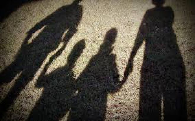 &Tau;&rho;ί&pi;&omicron;&lambda;&eta; - &Phi;&tau;&omega;&chi;ή &omicron;&iota;&kappa;&omicron;&gamma;έ&nu;&epsilon;&iota;&alpha; &mu;&epsilon; &delta;ύ&omicron; &alpha;&nu;ή&lambda;&iota;&kappa;&alpha; &pi;&alpha;&iota;&delta;&iota;ά &zeta;&eta;&tau;ά &sigma;&pi;ί&tau;&iota; ...