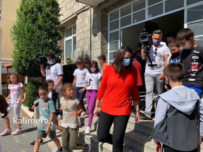 &Theta;&epsilon;&tau;&iota;&kappa;ή &sigma;&tau;&omicron;&nu; &kappa;&omicron;&rho;&omega;&nu;&omicron;ϊό &eta; &Upsilon;&pi;&omicron;&upsilon;&rho;&gamma;ό&sigmaf; &Pi;&alpha;&iota;&delta;&epsilon;ί&alpha;&sigmaf;, &Nu;ί&kappa;&eta; &Kappa;&epsilon;&rho;ά&mu;&epsilon;&omega;&sigmaf;