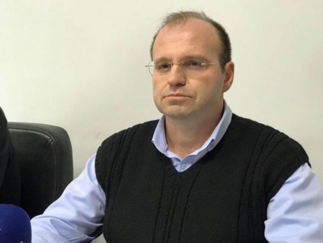 &Sigma;&tau;&omicron; &beta;&omicron;&upsilon;&lambda;&epsilon;&upsilon;&tau;&iota;&kappa;ό &psi;&eta;&phi;&omicron;&delta;έ&lambda;&tau;&iota;&omicron; &tau;&omicron;&upsilon; &Sigma;&Upsilon;&Rho;&Iota;&Zeta;&Alpha; &Alpha;&rho;&kappa;&alpha;&delta;ί&alpha;&sigmaf; &omicron; &Gamma;&iota;ώ&rho;&gamma;&omicron;&sigmaf; &Mu;&pi;έ&zeta;&omicron;&sigmaf;; - &Omicron; ί&delta;&iota;&omicron;&sigmaf; &delta;&epsilon;&nu; &tau;&omicron; &delta;&iota;&alpha;&psi;&epsilon;ύ&delta;&epsilon;&iota;!