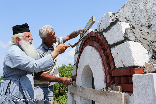 &Eta; &Alpha;&nu;έ&gamma;&epsilon;&rho;&sigma;&eta; &tau;&omicron;&upsilon; &Iota;&epsilon;&rho;&omicron;ύ &Nu;&alpha;&omicron;ύ &Alpha;&gamma;ί&omicron;&upsilon; &Nu;&iota;&kappa;&omicron;&lambda;ά&omicron;&upsilon; &sigma;&tau;&omicron; &Zeta;&epsilon;&upsilon;&gamma;&omicron;&lambda;&alpha;&tau;&iota;ό &Mu;&alpha;&nu;&tau;&iota;&nu;&epsilon;ί&alpha;&sigmaf; (&epsilon;&iota;&kappa;ό&nu;&epsilon;&sigmaf;)
