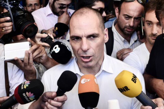Αλήθειες Βαρουφάκη: «Στο πραξικόπημα του ’67 χρειάστηκαν τανκς. Τώρα, κλειστές τράπεζες»!