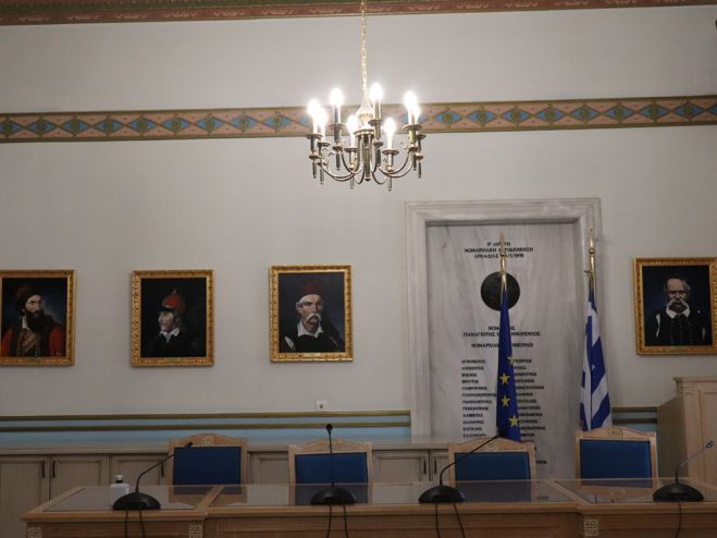 &Pi;ί&nu;&alpha;&kappa;&epsilon;&sigmaf; &mu;&epsilon; Ή&rho;&omega;&epsilon;&sigmaf; &tau;&eta;&sigmaf; &Epsilon;&pi;&alpha;&nu;&alpha;&sigma;&tau;ά&tau;&eta;&sigmaf; &tau;&omicron;&upsilon; '21 &sigma;&tau;&omicron; &kappa;&tau;ί&rho;&iota;&omicron; &tau;&eta;&sigmaf; &Pi;&epsilon;&rho;&iota;&phi;έ&rho;&epsilon;&iota;&alpha;&sigmaf; &sigma;&tau;&eta;&nu; &Tau;&rho;ί&pi;&omicron;&lambda;&eta; (&epsilon;&iota;&kappa;ό&nu;&epsilon;&sigmaf;)