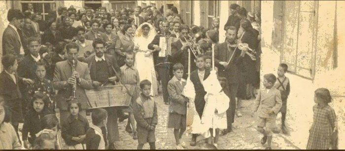 "&Sigma;&omicron;&upsilon; '&pi;&alpha; &mu;ά&nu;&alpha; &pi;ά&nu;&tau;&rho;&epsilon;&psi;έ &mu;&epsilon;" .. &sigma;&tau;&eta; &Beta;&upsilon;&tau;ί&nu;&alpha;!