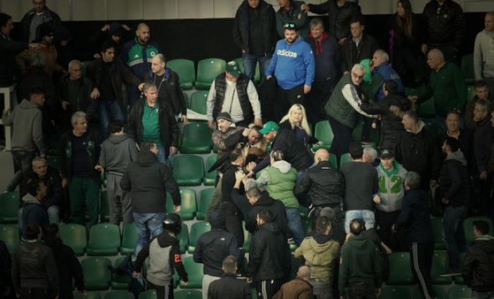 Έ&nu;&tau;&alpha;&sigma;&eta; &kappa;&alpha;&iota; &xi;ύ&lambda;&omicron; &mu;&epsilon;&tau;&alpha;&xi;ύ &Pi;&alpha;&nu;&alpha;&theta;&eta;&nu;&alpha;ϊ&kappa;ώ&nu; &sigma;&tau;&eta; &Lambda;&epsilon;&omega;&phi;ό&rho;&omicron;! (vd)