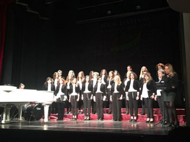 &Tau;&omicron; &pi;&rho;ό&gamma;&rho;&alpha;&mu;&mu;&alpha; &gamma;&iota;&alpha; &tau;&omicron; &Pi;&alpha;&nu;&epsilon;&lambda;&lambda;ή&nu;&iota;&omicron; Folk Festival &sigma;&tau;&eta;&nu; &Tau;&rho;ί&pi;&omicron;&lambda;&eta;