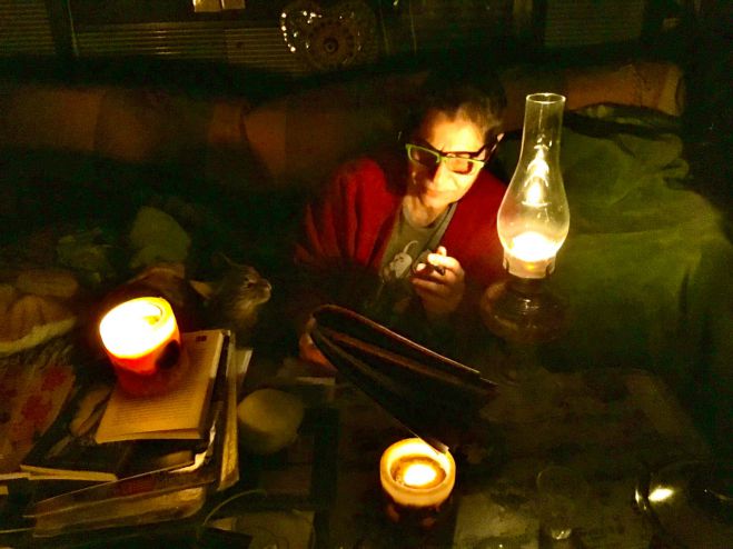 &Sigma;&upsilon;&gamma;&kappa;&lambda;&omicron;&nu;ί&zeta;&epsilon;&iota; &eta; &kappa;ό&rho;&eta; &tau;&omicron;&upsilon; &Mu;ί&kappa;&eta; &Theta;&epsilon;&omicron;&delta;&omega;&rho;ά&kappa;&eta;: &laquo;&Delta;&epsilon;&nu; έ&chi;&omega; &nu;&alpha; &phi;ά&omega;&raquo;