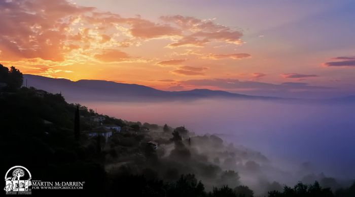 Απίστευτη φωτογραφία - Ανατολή του Ήλιου στην Καρύταινα!