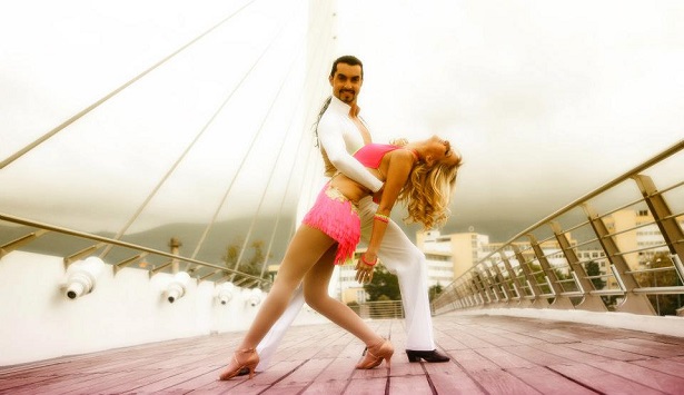 &Kappa;&omega;&nu;&sigma;&tau;&alpha;&nu;&tau;ί&nu;&omicron;&sigmaf; &Mu;&epsilon;&nu;&omicron;ύ&nu;&omicron;&sigmaf; &ndash; &Omicron; &gamma;&nu;&omega;&sigma;&tau;ό&sigmaf; &chi;&omicron;&rho;&epsilon;&upsilon;&tau;ή&sigmaf; &mu;&epsilon; &kappa;&alpha;&tau;&alpha;&gamma;&omega;&gamma;ή &alpha;&pi;ό &tau;&omicron; Ά&kappa;&omicron;&beta;&omicron; &Phi;&alpha;&lambda;&alpha;&iota;&sigma;ί&alpha;&sigmaf; (&epsilon;&iota;&kappa;ό&nu;&epsilon;&sigmaf; &kappa;&alpha;&iota; &beta;ί&nu;&tau;&epsilon;&omicron;)