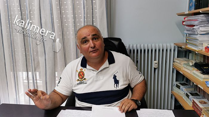 &Alpha;&lambda;έ&xi;&alpha;&nu;&delta;&rho;&omicron;&sigmaf; &Gamma;&kappa;&iota;&tau;&zeta;ί&rho;&eta;&sigmaf;: &laquo;&Omicron; &kappa;&omicron;&rho;&omega;&nu;&omicron;ϊό&sigmaf; &epsilon;&pi;&eta;&rho;έ&alpha;&sigma;&epsilon; &pi;&epsilon;&rho;&iota;&sigma;&sigma;ό&tau;&epsilon;&rho;&omicron; &tau;&eta;&nu; &Epsilon;&pi;&iota;&tau;&rho;&omicron;&pi;ή &tau;&omega;&nu; &Pi;&alpha;&nu;&epsilon;&lambda;&lambda;&alpha;&delta;&iota;&kappa;ώ&nu;, &pi;&alpha;&rho;ά &tau;&omicron;&upsilon;&sigmaf; &mu;&alpha;&theta;&eta;&tau;έ&sigmaf;&raquo; (vd)