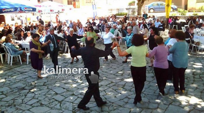 &Gamma;&iota;&omicron;&rho;&tau;ή &mu;&epsilon; &chi;&omicron;&rho;&omicron;ύ&sigmaf; &kappa;&alpha;&iota; &tau;&rho;&alpha;&gamma;&omicron;ύ&delta;&iota;&alpha; &gamma;&iota;&alpha; &tau;&eta;&nu; &Epsilon;&pi;έ&tau;&epsilon;&iota;&omicron; &tau;&eta;&sigmaf; &Mu;ά&chi;&eta;&sigmaf; &tau;&omicron;&upsilon; &Beta;&alpha;&lambda;&tau;&epsilon;&tau;&sigma;ί&omicron;&upsilon; (&epsilon;&iota;&kappa;ό&nu;&epsilon;&sigmaf;)