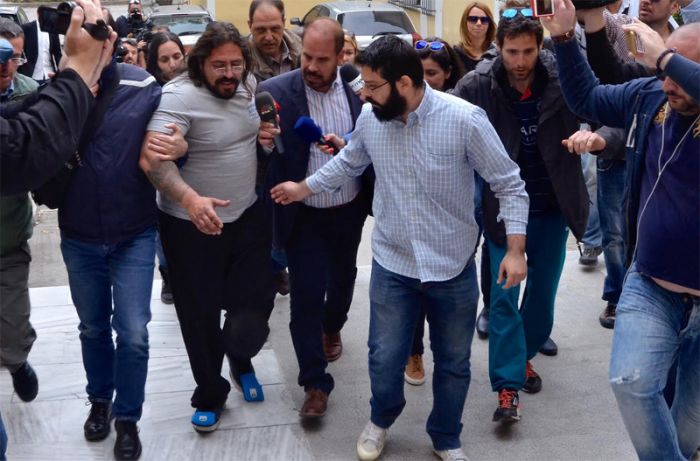 &Sigma;&tau;&omicron; &alpha;&upsilon;&tau;ό&phi;&omega;&rho;&omicron; &theta;&alpha; &delta;&iota;&kappa;&alpha;&sigma;&tau;&omicron;ύ&nu; &omicron;&iota; &gamma;&omicron;&nu;&epsilon;ί&sigmaf; &tau;&eta;&sigmaf; &mu;&iota;&kappa;&rho;ή&sigmaf; &Mu;&alpha;&rho;ί&alpha;&sigmaf;