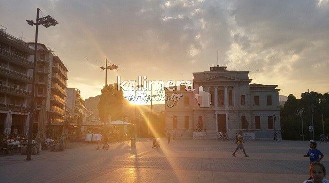 Το πρώτο ηλιοβασίλεμα του Αυγούστου στον ουρανό της Τρίπολης! (εικόνες)