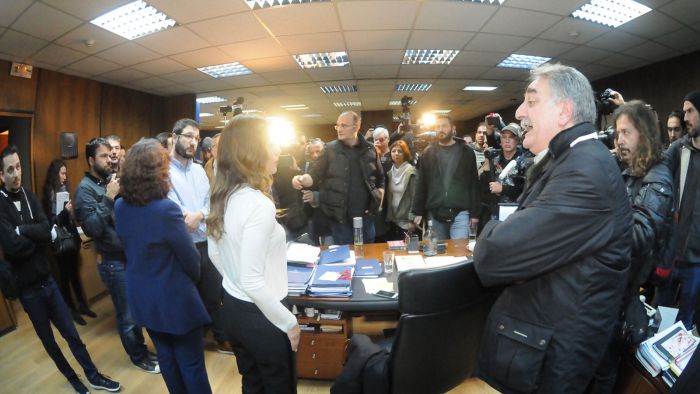 "&Tau;&alpha; ά&kappa;&omicron;&upsilon;&sigma;&epsilon;" &eta; &Alpha;&chi;&tau;&sigma;&iota;ό&gamma;&lambda;&omicron;&upsilon; &alpha;&pi;ό &epsilon;&rho;&gamma;&alpha;&zeta;&omicron;&mu;έ&nu;&omicron;&upsilon;&sigmaf; &tau;&omicron;&upsilon; &Pi;&Alpha;&Mu;&Epsilon;! (vd)