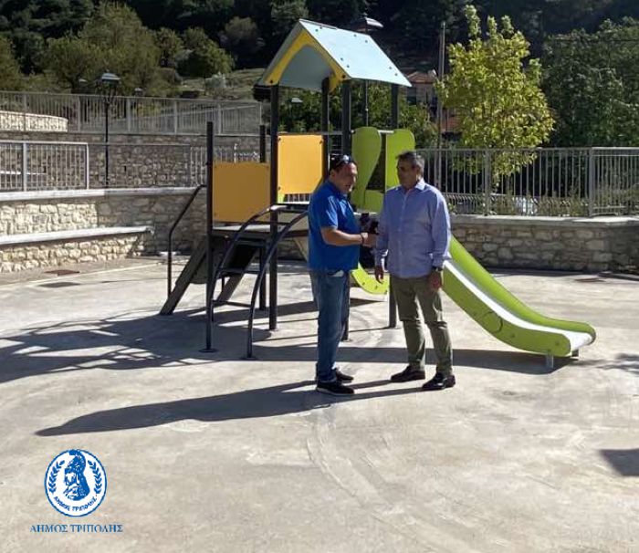 Τζιούμης: "Αν μία δημοτική αρχή φτιάχνει 15 παιδικές χαρές, δεν έχει όραμα;"