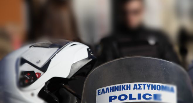 &Epsilon;&pi;&epsilon;&iota;&sigma;ό&delta;&iota;&omicron; &sigma;&tau;&eta;&nu; &Tau;&rho;ί&pi;&omicron;&lambda;&eta; | &Rho;&omicron;&mu;ά &epsilon;&pi;&iota;&tau;έ&theta;&eta;&kappa;&alpha;&nu; &sigma;&epsilon; &alpha;&sigma;&tau;&upsilon;&nu;&omicron;&mu;&iota;&kappa;&omicron;ύ&sigmaf; - Έ&phi;&tau;&upsilon;&sigma;&alpha;&nu; &kappa;&alpha;&iota; .. έ&gamma;&delta;&alpha;&rho;&alpha;&nu; &mu;&epsilon; &tau;&alpha; &nu;ύ&chi;&iota;&alpha;!