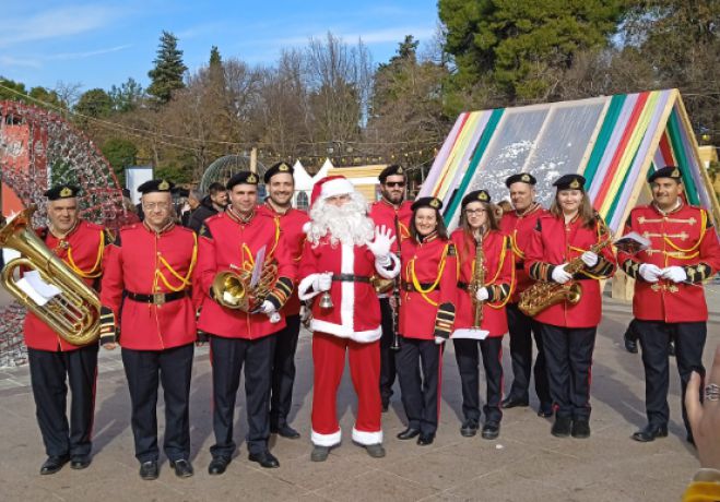 &Sigma;&tau;&eta;&nu; &alpha;&rho;&mu;&omicron;&delta;&iota;ό&tau;&eta;&tau;&alpha; &tau;&eta;&sigmaf; &Alpha;&nu;&tau;&iota;&delta;&eta;&mu;&alpha;&rho;&chi;ί&alpha;&sigmaf; &Kappa;&alpha;&rho;&omicron;ύ&nu;&tau;&zeta;&omicron;&upsilon; &eta; &Phi;&iota;&lambda;&alpha;&rho;&mu;&omicron;&nu;&iota;&kappa;ή