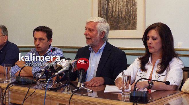 &Sigma;&phi;&omicron;&delta;&rho;ή &epsilon;&pi;ί&theta;&epsilon;&sigma;&eta; &Tau;&alpha;&tau;&omicron;ύ&lambda;&eta; &sigma;&epsilon; &Sigma;&Upsilon;&Rho;&Iota;&Zeta;&Alpha;: &laquo;&Delta;&epsilon;&nu; έ&chi;&omicron;&upsilon;&nu; &sigma;&chi;έ&delta;&iota;&omicron;. &Kappa;&omicron;&lambda;&upsilon;&mu;&pi;ά&nu;&epsilon; &sigma;&epsilon; &theta;&omicron;&lambda;ά &nu;&epsilon;&rho;ά&raquo;! (vd)