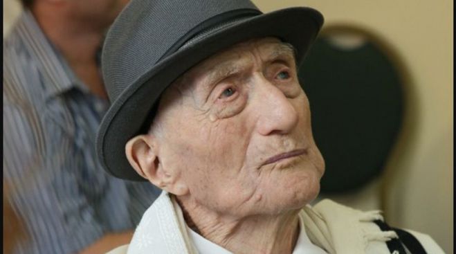 &Alpha;&pi;&epsilon;&beta;ί&omega;&sigma;&epsilon; &omicron; &gamma;&eta;&rho;&alpha;&iota;ό&tau;&epsilon;&rho;&omicron;&sigmaf; ά&nu;&delta;&rho;&alpha;&sigmaf; &tau;&omicron;&upsilon; &kappa;ό&sigma;&mu;&omicron;&upsilon; &sigma;&epsilon; &eta;&lambda;&iota;&kappa;ί&alpha; 113 &epsilon;&tau;ώ&nu;