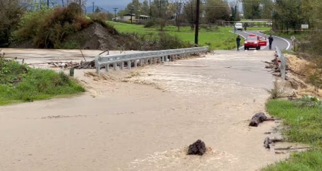Μεγαλόπολη | Πλημμύρισε το γεφύρι &quot;Μπαρμπουτσάνας&quot; (vd)