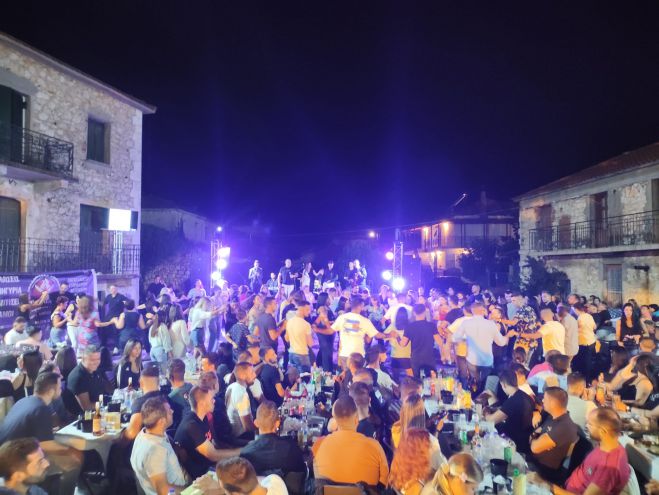 &Mu;&epsilon;&gamma;ά&lambda;&omicron; &delta;&eta;&mu;&omicron;&tau;&iota;&kappa;ό &gamma;&lambda;έ&nu;&tau;&iota; &sigma;&tau;&omicron; &Pi;&alpha;&nu;&tau;&epsilon;&gamma;&epsilon;&alpha;&tau;&iota;&kappa;ό &Alpha;&nu;&tau;ά&mu;&omega;&mu;&alpha; &sigma;&tau;&omicron; &Kappa;&alpha;&mu;ά&rho;&iota;! (vd)