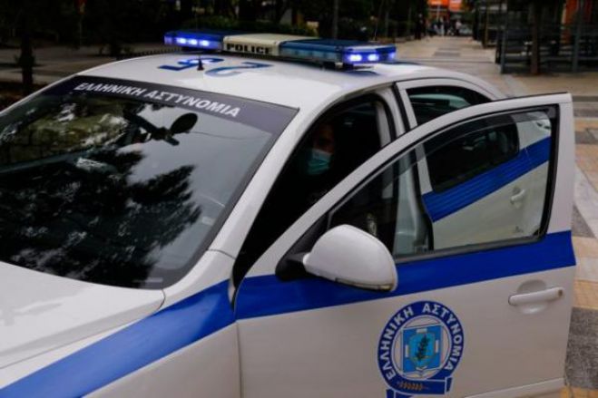 Ελλάδα | Μαθητής πήγε με όπλο στο σχολείο – Συνελήφθη ο ίδιος και ο πατέρας του