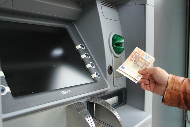 &Pi;&rho;&iota;&nu; &alpha;&pi;ό &tau;&omicron; &Pi;ά&sigma;&chi;&alpha; &eta; &pi;&lambda;&eta;&rho;&omega;&mu;ή &tau;&omega;&nu; &sigma;&upsilon;&nu;&tau;ά&xi;&epsilon;&omega;&nu;