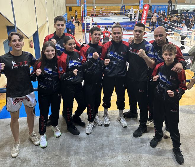 &Eta; &Omicron;&mu;ά&delta;&alpha; &Mu;ά&chi;&eta;&sigmaf; &Tau;&rho;ί&pi;&omicron;&lambda;&eta;&sigmaf; &sigma;&tau;&omicron; &Pi;&alpha;&nu;&epsilon;&lambda;&lambda;ή&nu;&iota;&omicron; &Kappa;ύ&pi;&epsilon;&lambda;&lambda;&omicron; Kickboxing