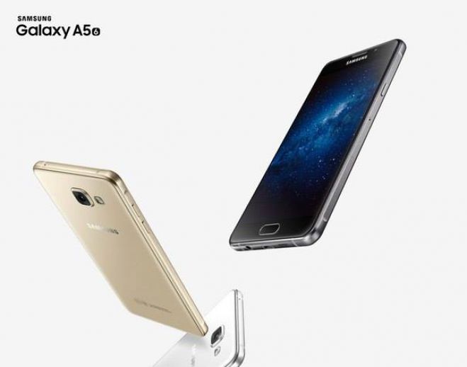 Διαθέσιμα στην ελληνική αγορά τα νέα Galaxy A3 και Α5!