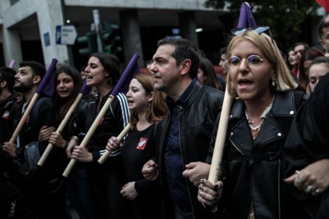 Έ&phi;&upsilon;&gamma;&epsilon; &kappa;&alpha;&iota; &eta; &alpha;&nu;&iota;&psi;&iota;ά &tau;&omicron;&upsilon; &Tau;&sigma;ί&pi;&rho;&alpha; &alpha;&pi;ό &tau;&eta; &Nu;&epsilon;&omicron;&lambda;&alpha;ί&alpha; &Sigma;&Upsilon;&Rho;&Iota;&Zeta;&Alpha;