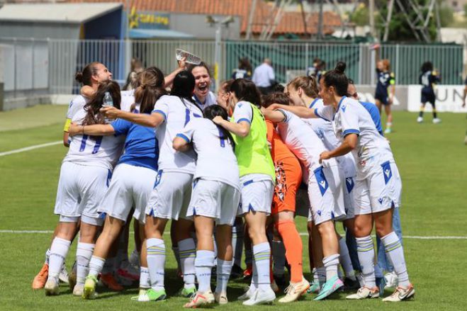 &Gamma;&upsilon;&nu;&alpha;&iota;&kappa;&epsilon;ί&alpha; &omicron;&mu;ά&delta;&alpha; | &Omicron; &Alpha;&sigma;&tau;έ&rho;&alpha;&sigmaf; &alpha;&nu;&alpha;&kappa;&omicron;ί&nu;&omega;&sigma;&epsilon; 11 &alpha;&nu;&alpha;&nu;&epsilon;ώ&sigma;&epsilon;&iota;&sigmaf;!