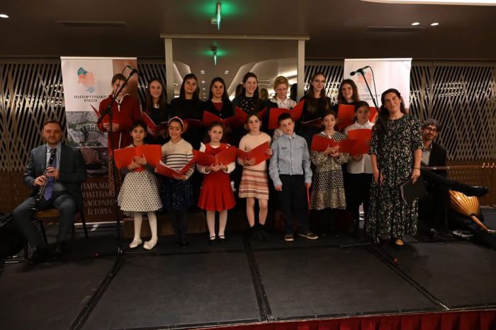 &Tau;&alpha; &phi;&omega;&tau;&omicron;&gamma;&rho;&alpha;&phi;&iota;&kappa;ά "&kappa;&lambda;&iota;&kappa;" &alpha;&pi;ό &tau;&eta;&nu; &kappa;&omicron;&pi;ή &pi;ί&tau;&alpha;&sigmaf; &tau;&eta;&sigmaf; &Pi;&alpha;&gamma;&gamma;&omicron;&rho;&tau;&upsilon;&nu;&iota;&alpha;&kappa;ή&sigmaf; Έ&nu;&omega;&sigma;&eta;&sigmaf;!