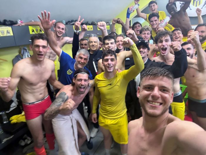 &Eta; selfie &alpha;&pi;ό &tau;&alpha; &alpha;&pi;&omicron;&delta;&upsilon;&tau;ή&rho;&iota;&alpha; &tau;&omicron;&upsilon; &Pi;&alpha;&nu;&theta;&upsilon;&rho;&epsilon;&alpha;&tau;&iota;&kappa;&omicron;ύ &gamma;&iota;&alpha; &tau;&eta;&nu; &pi;&rho;ώ&tau;&eta; &nu;ί&kappa;&eta; &sigma;&tau;&omicron; &pi;&rho;&omega;&tau;ά&theta;&lambda;&eta;&mu;&alpha; &tau;&eta;&sigmaf; &Gamma;' &Epsilon;&theta;&nu;&iota;&kappa;ή&sigmaf;!