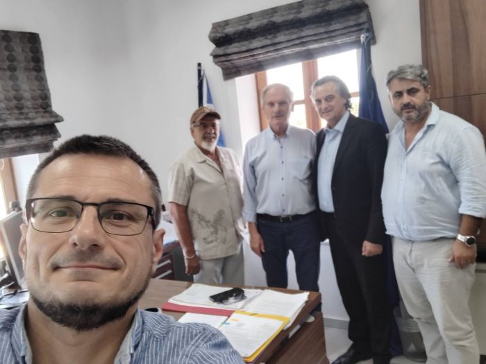 &Kappa;&alpha;&rho;&upsilon;&sigma;&tau;&iota;&alpha;&nu;&omicron;ύ | &Kappa;&lambda;&iota;&mu;ά&kappa;&iota;&omicron; &tau;&omicron;&upsilon; &kappa;&iota;&nu;ή&mu;&alpha;&tau;&omicron;&sigmaf;&nbsp;"&Epsilon;&lambda;&pi;ί&delta;&alpha; &gamma;&iota;&alpha; &tau;&eta; &Delta;&eta;&mu;&omicron;&kappa;&rho;&alpha;&tau;ί&alpha;"&nbsp;&sigma;&upsilon;&nu;&alpha;&nu;&tau;ή&theta;&eta;&kappa;&epsilon; &mu;&epsilon; &tau;&omicron;&nu; &Delta;ή&mu;&alpha;&rho;&chi;&omicron; &Mu;&epsilon;&gamma;&alpha;&lambda;ό&pi;&omicron;&lambda;&eta;&sigmaf;