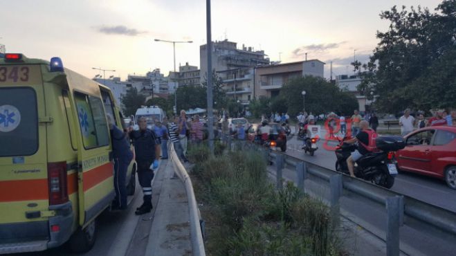 Σοβαρό τροχαίο στην Πάτρα – Χτύπησε με το κεφάλι στις μπάρες (vd)