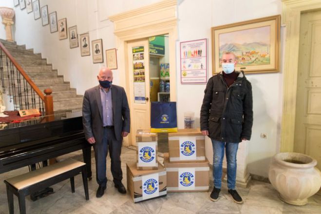 &Omicron; &Alpha;&sigma;&tau;έ&rho;&alpha;&sigmaf; &tau;&iota;&mu;ά &tau;&eta;&nu; &Pi;&alpha;&gamma;&kappa;ό&sigma;&mu;&iota;&alpha; &Eta;&mu;έ&rho;&alpha; &Alpha;&tau;ό&mu;&omega;&nu; &mu;&epsilon; &Alpha;&nu;&alpha;&pi;&eta;&rho;ί&alpha;