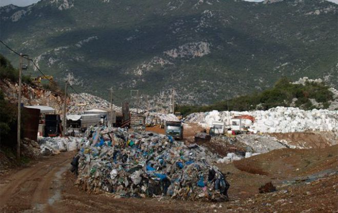 Σκουπίδια | Σε κατάσταση έκτακτης ανάγκης ο Δήμος Καλαμάτας